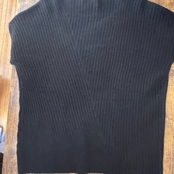 Guess size large black asymmetrical design sweater. - Picture 14 of 16